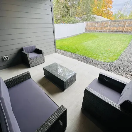 Valley Travel Home - close proximity to freeway and all of Spokane!