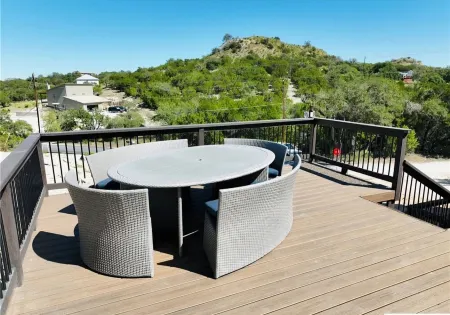 3-bedroom home in the hills of Canyon Lake