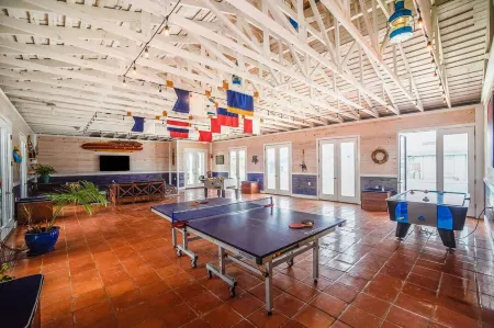 Private Boardwalk to the Beach, Resort Game Room, Heated Pool, Private Parking Отели рядом с достопримечательностью «Palmilla Beach Resort & Golf Club»