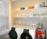 Downtown Victorian Flat Great Location and free Parking