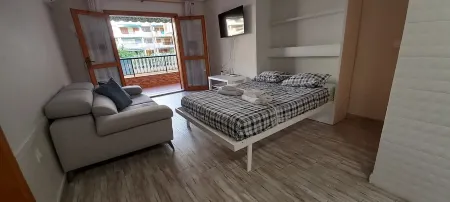 Estudio a dos Manzanas de la Playa de La Mata