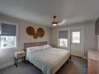 Playroom, Basketball & Pool; Lakefront w/ Sound & Sunset Views; Dog Friendly Hotels in Kinnakeet