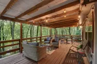 The Honey Pot- peaceful cabin -fireplace and deck