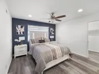 Super Spacious Family Vacation Home! Trader Joes附近的飯店