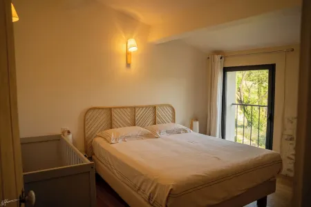 Mas 15 Pers - Un Nid en Provence