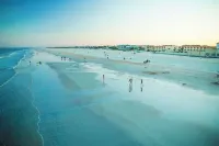 BIG Backyard w/Terrace-Dining-Games-Firepit // 6min2Beach - Holiday bungalows
