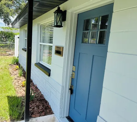 Cozy 1 bedroom suite-apartment.