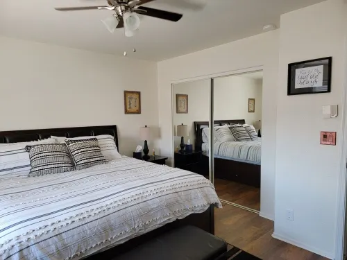 Minutes to Lake Havasu and Havasu Riviera Marina! Beautiful Pool & Spa Home!