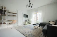 Lovely 2 Bedroom Unit with a Hot Tub - Bungalows