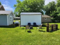 Slice of Heaven w/ Country Charm & All The Conveniences for Business & Pleasure!