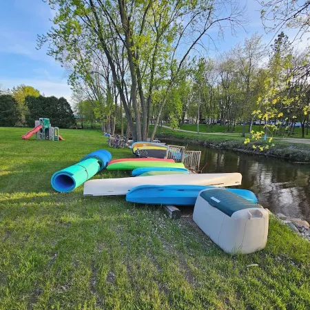 Blue Heron Lodge,Wolf River, Partridge Lake Channel Fremont Wisconsin