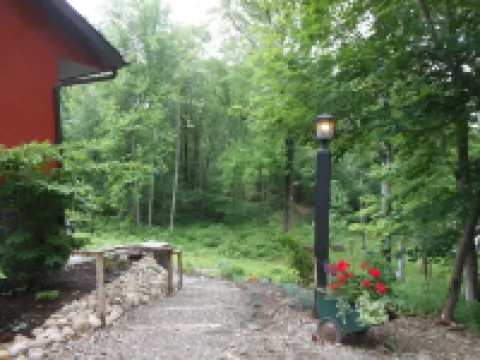 WELCOME  TO THE COUNTRY - LAKE FRONT PROPERTY - THE FOX DEN STUDIO