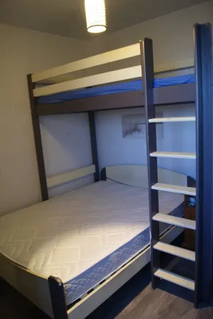 Comfortable 5-bed 2-bed apartment by the sea