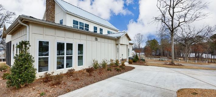 Fisherman's Dream, Beautiful lake house with stunning lake views and boat house Hotels in Jackson County