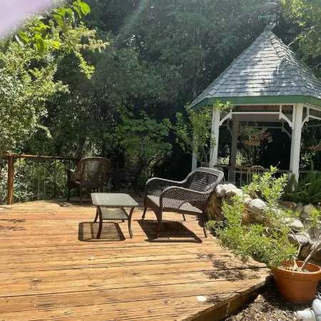 Riverfront Retreat + Spa • Private Deck • Game Room • View — Close to Sequoia NP
