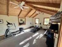 Luxury Ranch getaway with spa, pool, gym & sauna