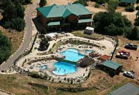 Zion Cabin Retreat - Luxury and Nature in Uncrowded East Zion. 3  en-Suite Kings