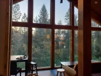 Mountain Retreat, Spacious Cabin on 2.5 acres, firepit and trails - 2-stjärniga