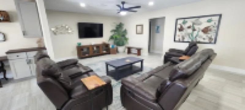 'Fully Updated and New' Waterfront Pool home with boat lift in paradise