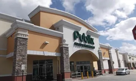 Renovated Peaceful Luxury Walk to Mall Park Publix Отели в г. Алтамонте Спрингс