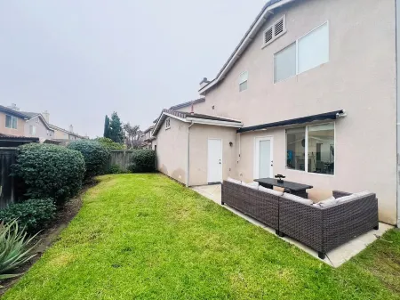 Stylish & Fully Renovated Home – Perfect for Relaxation & Adventure! Отели рядом с достопримечательностью «McGrath Family Farm»