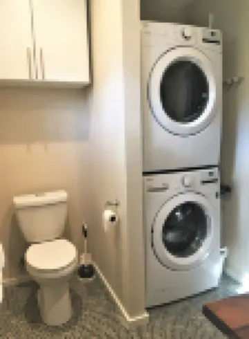 Cozy Southside Studio & Loft with full amenities & close to several hot spots!