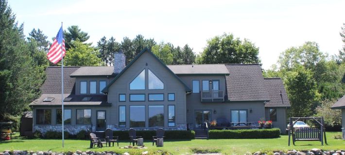 Otsego Lakefront / Family / Groups / Color Change / Golf Outings / Snowmobile! Hotels in Otsego County