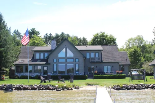 Otsego Lakefront / Family / Groups / Color Change / Golf Outings / Snowmobile! - 民宿