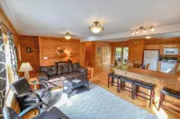 Cabin 80, Luxury 6 bedroom 3 bath Cabin minutes from Downtown Lexington!