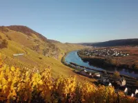Neues Ferienhaus mit Herrlichem Ausblick auf die Mosel Hoteles en Traben-Trarbach