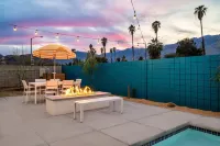 Stunning mountain views! New midcentury modern gem in the heart of Palm Springs!