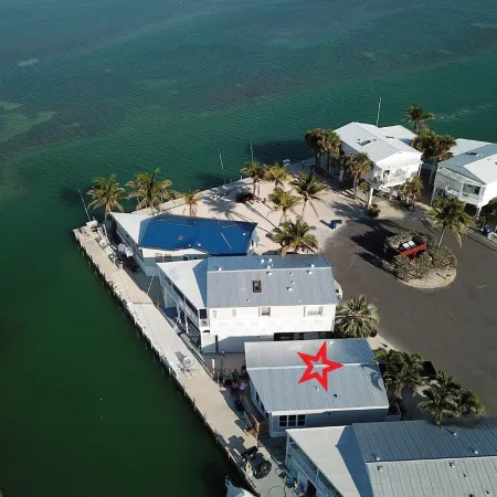 Waterfront 80' heated pool hottub Gorgeous views 20 mins to Key West & Marathon