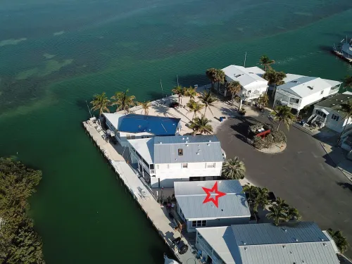 Waterfront 80' heated pool hottub Gorgeous views 20 mins to Key West & Marathon