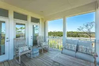 * Gorgeous Bay Views, 2 Incredible Community Pools, Pet Friendly, Sleeps 1 - 4-Star