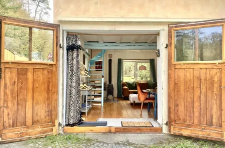 Kleine Kunstremise mit Holzofen Burg Freienfels Отели рядом с достопримечательностью «PW»