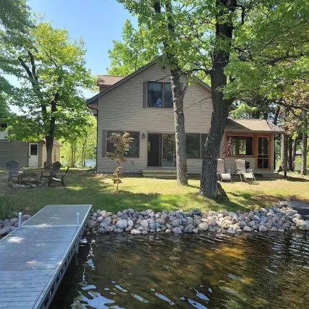 Lake home close to Nordic Mountain and area golf courses.