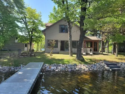 Lake home close to Nordic Mountain and area golf courses.