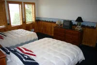 Otsego Lakefront / Family / Groups / Color Change / Golf Outings / Snowmobile! - 民宿
