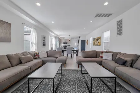 Ocean Seabreeze Отели в г. Лонг Бич