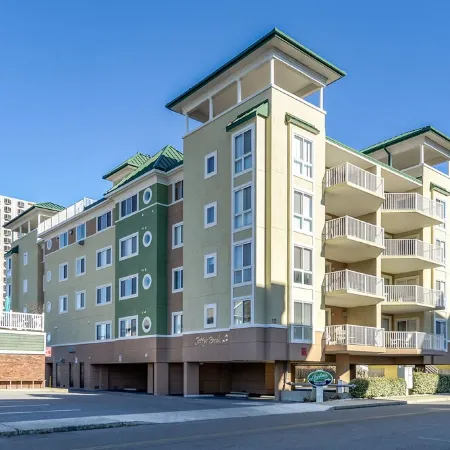 Fantastic Beach Condo, Linens Included!
