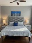 Bellevue Bungalow*2BR*King & Queen*5 min to Cinti 로버트 J. 바쓰 레이크 공원 주변 호텔