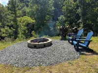 Luxurious Mountain Cabin, Hot tub, Pet friendly, campfire, views, Ocean Blue