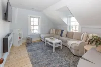 Bright & Stylish Coastal Retreat in Marblehead Historic Center w Parking!