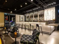 Aloft St. Louis Cortex Hotels near Fox Theater