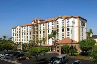 Hampton Inn & Suites Anaheim Garden Grove - 3 Yıldız