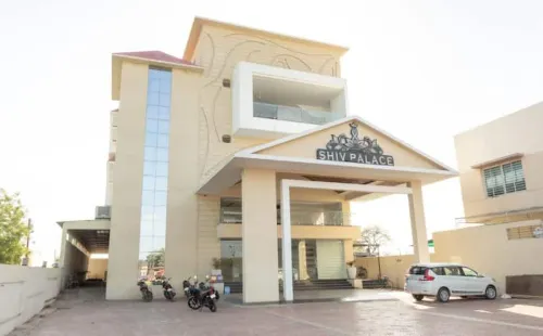 Hotel Shiv Palace Hotels in Gothada