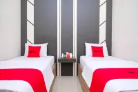 RedDoorz Near Moro Mall Purwokerto 2 Отели в г. Пурвокерто