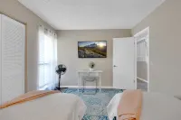 Cozy spacious 2 bedrooms 2 bathrooms near beach