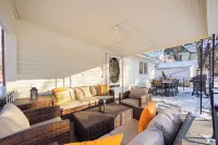 Charming Historic Home, Luxurious Remodel, Walk to Downtown, Tree-Lined Street Hotels in Delaware