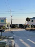 Newly remodeled &100 steps to the beach access.  Very clean and close to beach.